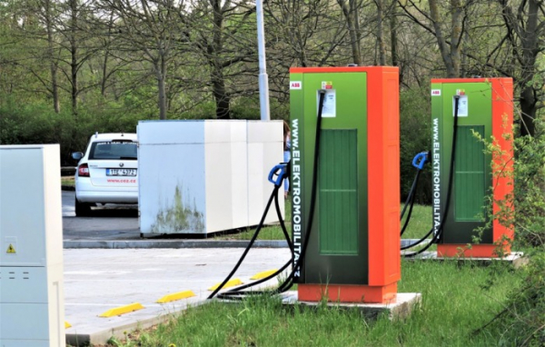 V Plzeňském kraji natankovali v průběhu 1. čtvrtletí e-řidiči u zelených stojanů Skupiny ČEZ celkem 18 975,55 kWh, což je 1 191 dobíjecí cyklus 