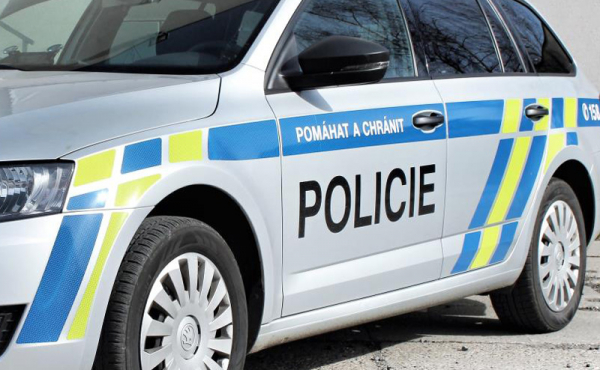 Ze zaparkovaného vozidla na Plzeňsku ukradl neznámý zloděj rybářské potřeby