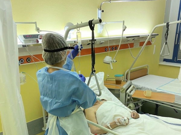 Dál roste počet covid pacientů. Klatovská nemocnice přijímá i nemocné z Chebu