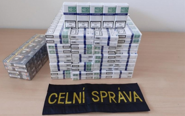 Plzeňští celníci zadrželi téměř 9 tisíc nelegálně přepravovaných cigaret z Rumunska