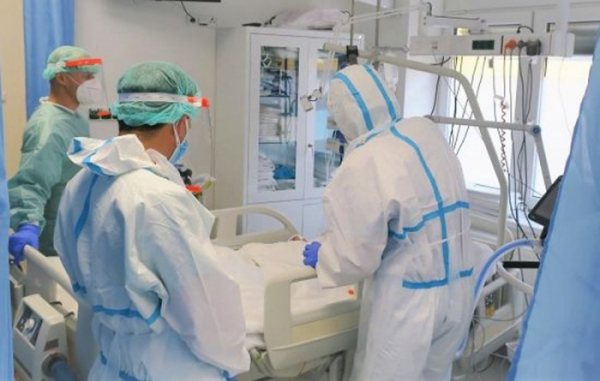 Domažlická nemocnice přijímá na lůžka už jen covidové pacienty