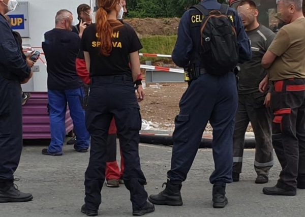 Plzeňští celníci zjistili téměř stovku nelegálně pracujících cizinců