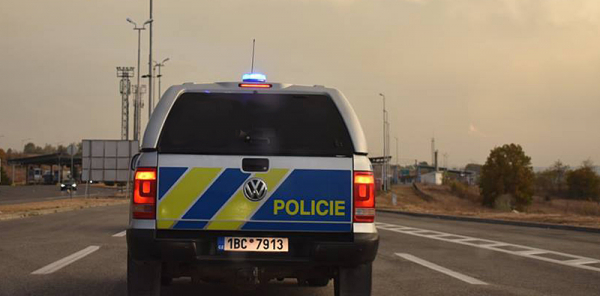 Zdrogovaný řidič se zákazem ujížděl policistům vysokou rychlostí centrem Plzně