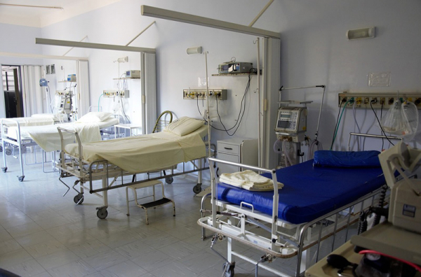 V nemocnicích Plzeňského kraje se léčí téměř 80 covidových pacientů