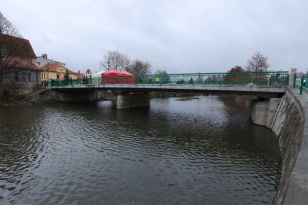 V Horšovském Týně je otevřen zrekonstruovaný most za téměř 38 milionů
