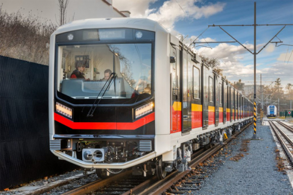 První souprava metra pro Varšavu se chystá na testy na Velimi, v Praze i Varšavě
