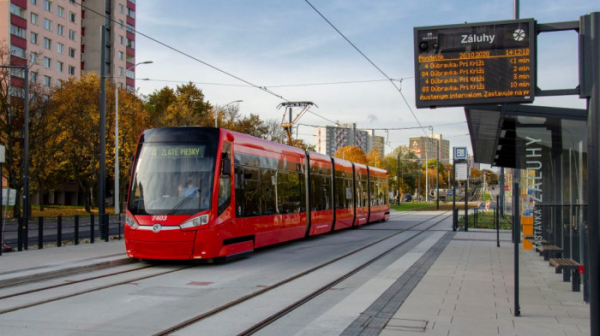 Dopravní podnik Bratislava podepsal smlouvu na tramvaje s českou Škodovkou