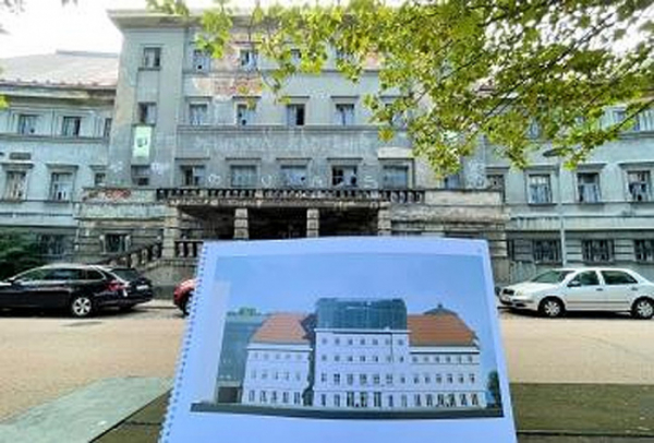 Krajští zastupitelé schválili odkoupení budovy bývalých městských lázní do majetku kraje