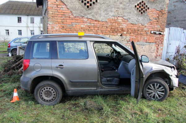 Policisté po divoké honičce zadrželi řidiče osobního vozu, které bylo ukradeno v Německu