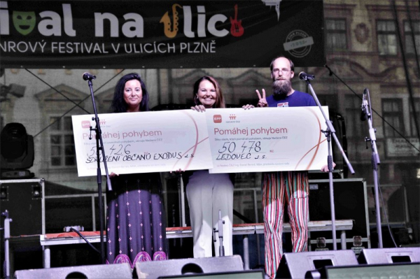 Během plzeňského Festivalu na ulici 2023 se rozjelo i Oranžové kolo Nadace ČEZ